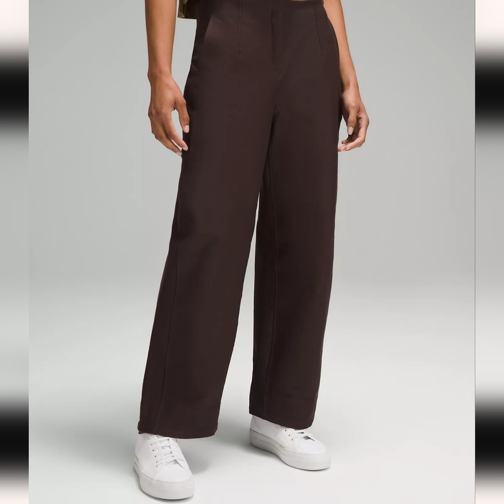 Lululemon size 2 Utilitech Relaxed Mid-Rise Trouser 7/8 Length